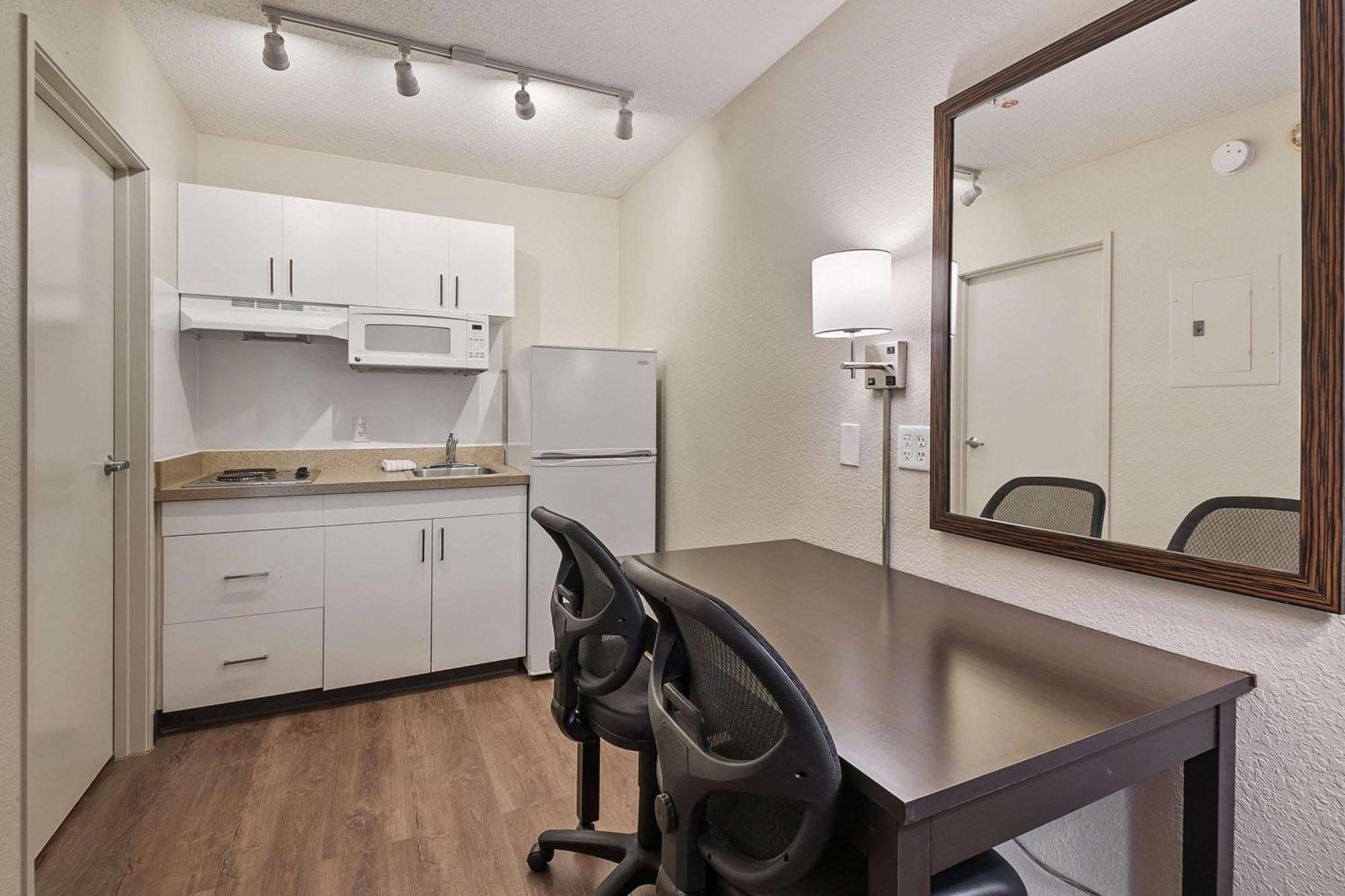Extended Stay America Suites - Miami - Airport - Blue Lagoon Miami Springs Zewnętrze zdjęcie