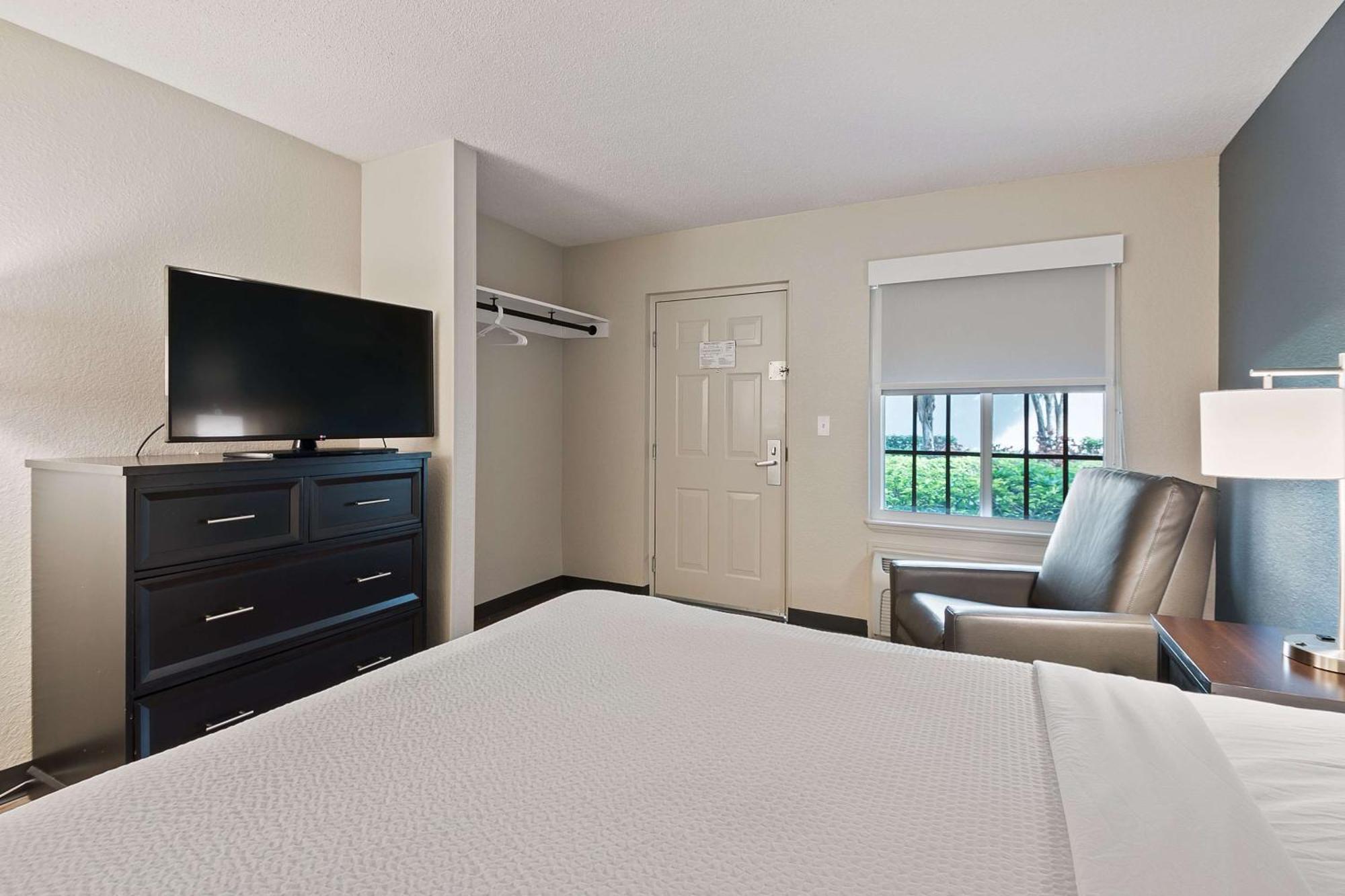 Extended Stay America Suites - Miami - Airport - Blue Lagoon Miami Springs Zewnętrze zdjęcie