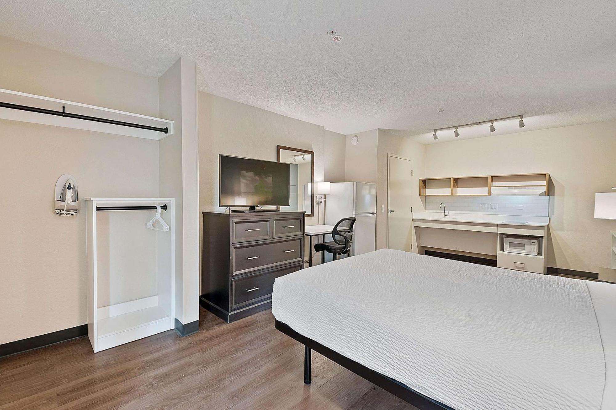 Extended Stay America Suites - Miami - Airport - Blue Lagoon Miami Springs Zewnętrze zdjęcie